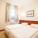 Strandvillen Binz - Ferienwohnung Mit Meerblick, 1 Schlafzimmer Und Balkon Sv-759